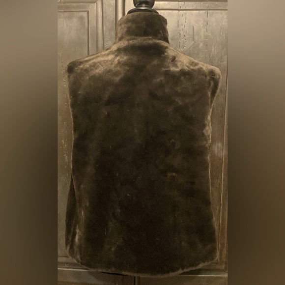 Blassport Reversible Chocolate Brown faux fur & Vinyl Sided vest -Size Large - Picture 6 of 13